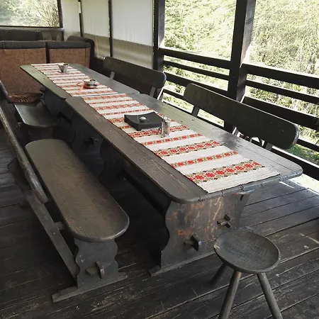 Cabana La Noi Guest house Risnov